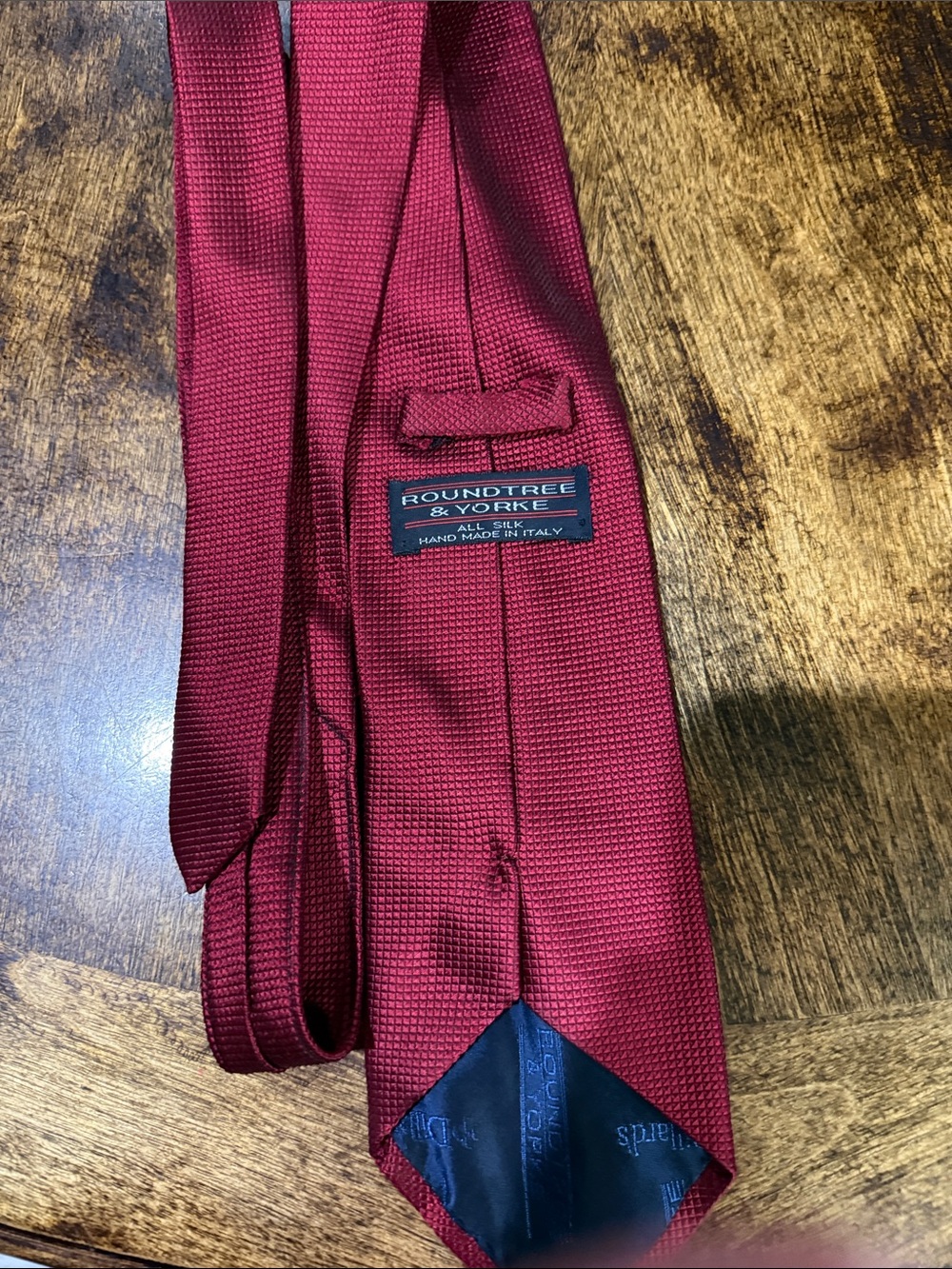 Roundtree & Yorke Burgundy Textured Silk Tie